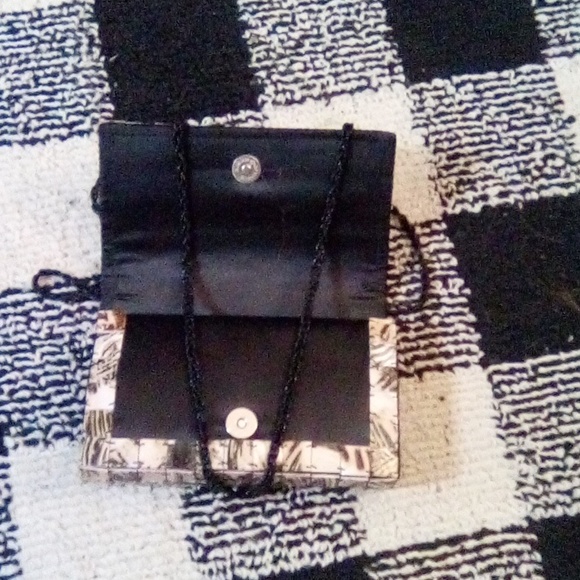 Purse - Picture 2 of 4